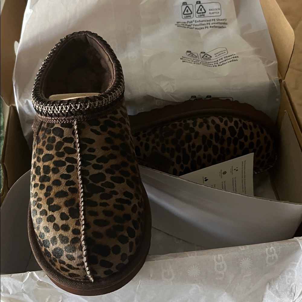 UGG® TASMAN CASPIAN SLIPPERS - Picture 7 of 7